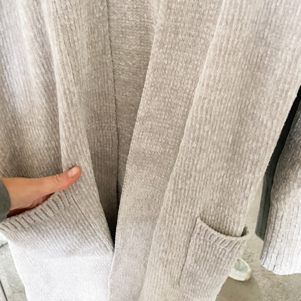 Sweater - Picture 4 of 8